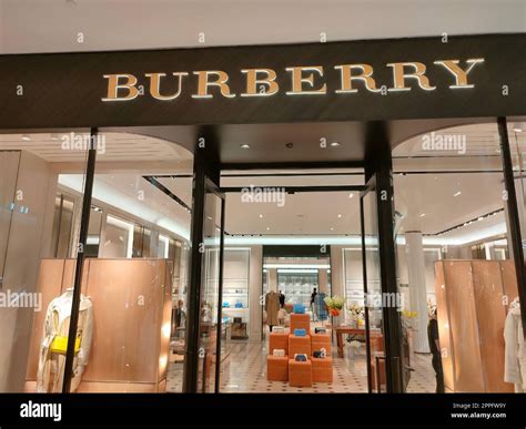 Find Burberry Stores in Aventura, FL 